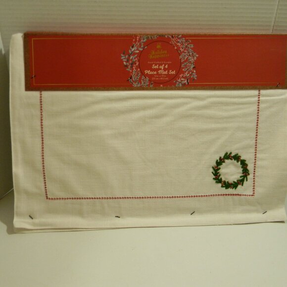 Holiday Happiness Hand Crafted Placemat Set of 4 Wreath Christmas NIP - Picture 1 of 7